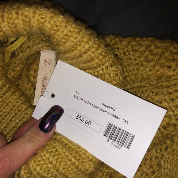 BRAND NEW YELLOW COZY TURTLENECK SWEATER - Picture 4 of 4